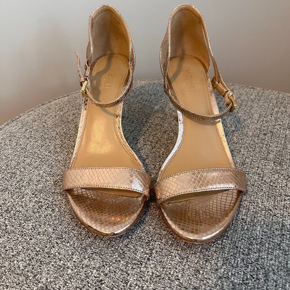 Michael Kors Rose Gold metallic snake design ankle strap heel sandals, size 6.5 - Picture 2 of 7